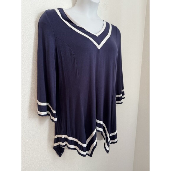 Ashley Stewart Top Knit  Size 18/20 Navy Blue White Trim Coastal Boho Shark Hem - Picture 1 of 5
